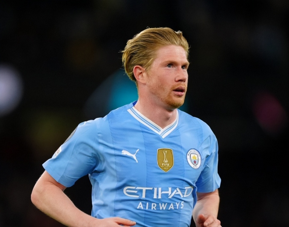 特尔施特根社媒晒恢复训练照片：很高兴归队（特尔施特根社媒分享复训照：开心回归球队）