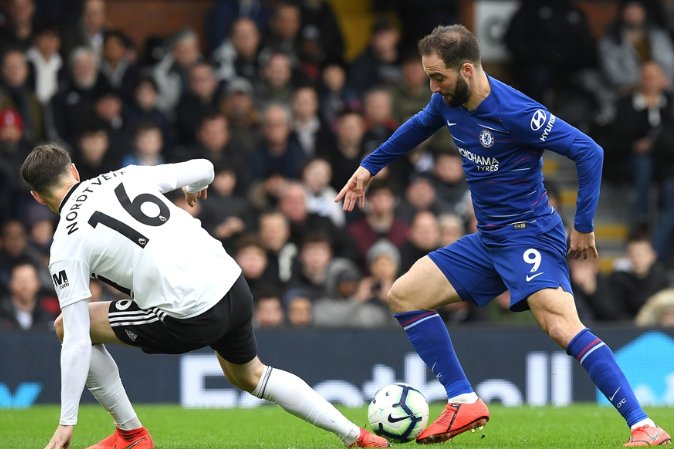 FIFA女足最新排名：中国女足下降一位至世界第17，亚洲第四（FIFA女足排名更新：中国女足跌至世界第17，亚洲第4）