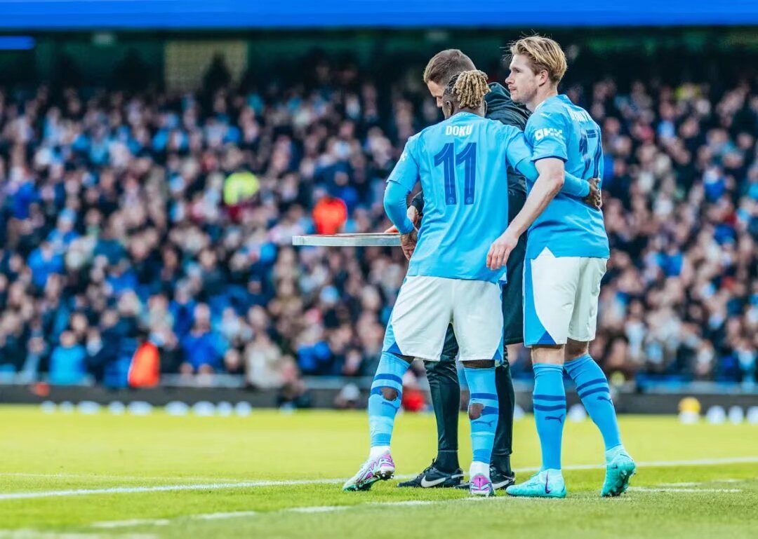 NBA常规赛最佳阵容评选，目前哪些球星打得最好？（NBA常规赛最佳阵容盘点：谁打得最亮眼？）