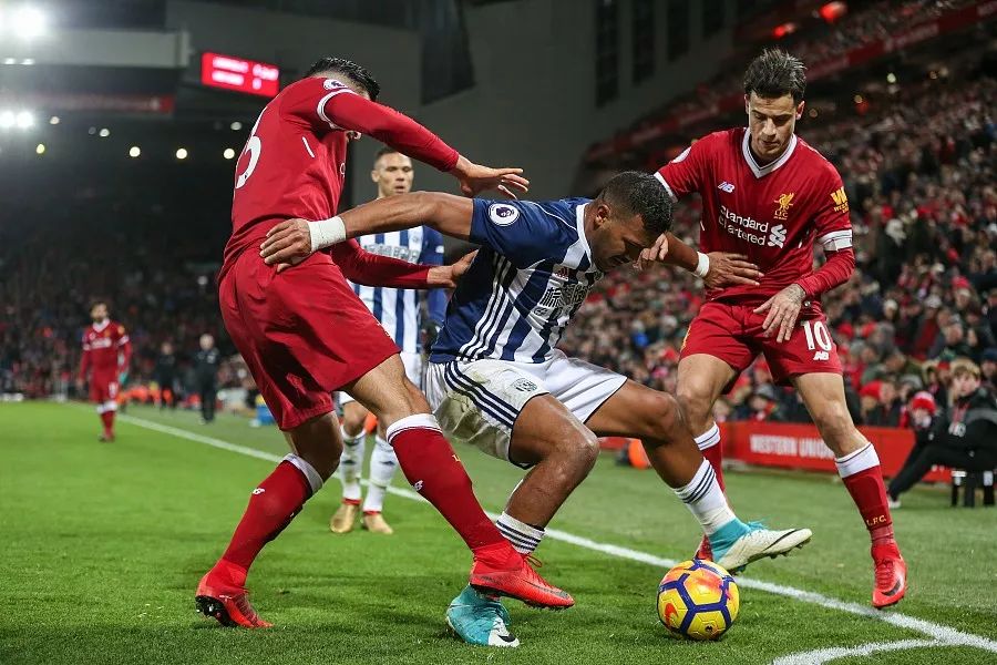 孔蒂比赛中指责小法让科莫球员假摔：你们是故意这么做的吗（孔蒂赛中质问小法：是否指使科莫球员假摔？）