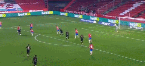 中超末轮前瞻：上海双雄冲击冠军，海牛、梅州争保级最后席位（中超收官战前瞻：上海双雄争冠，海牛与梅州冲刺最后保级名额）