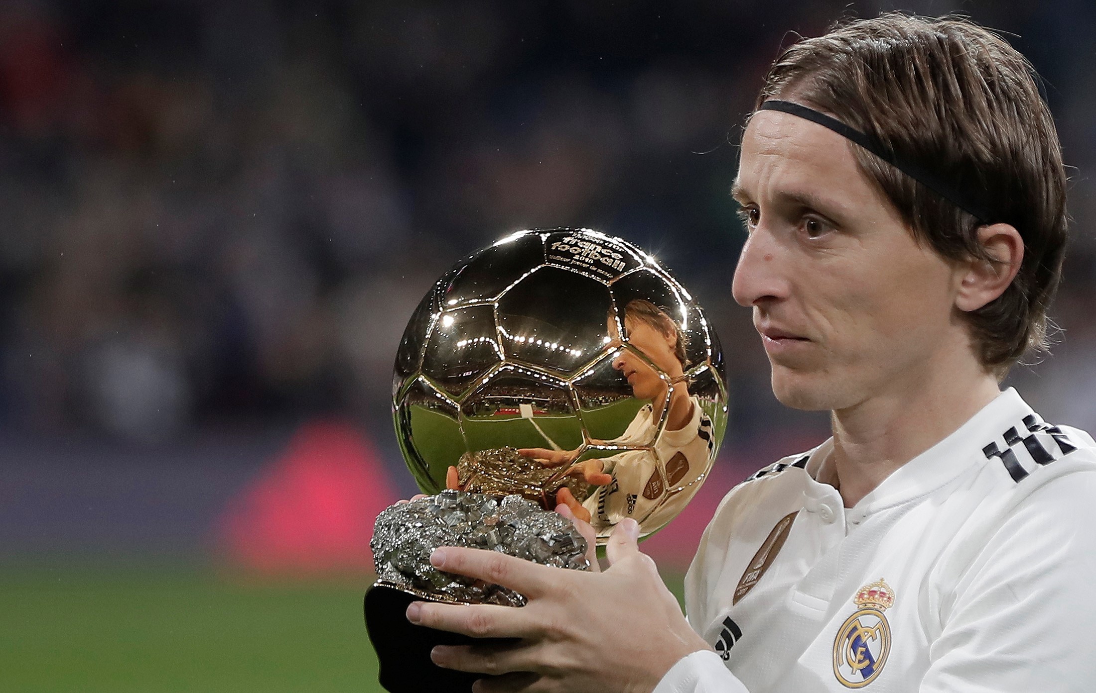 女足欧洲杯决赛开赛前几小时，英格兰中场图恩的祖母不幸去世（女足欧洲杯决赛前数小时，英格兰中场图恩痛失祖母）