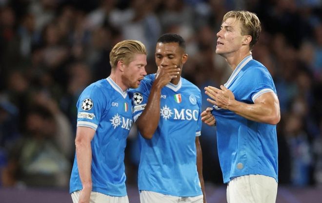 多家媒体：萨拉赫将入选战布莱顿大名单，该决定由斯洛特做出（斯洛特拍板，萨拉赫入选战布莱顿名单，已获多家媒体证实）