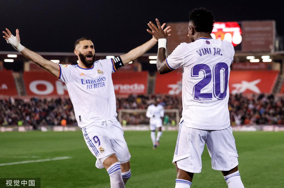 队友察觉萨拉赫情绪变化，对其公开泄愤采访不感震惊（队友早就注意到萨拉赫情绪波动，对他在采访中的公开泄愤并不意外）