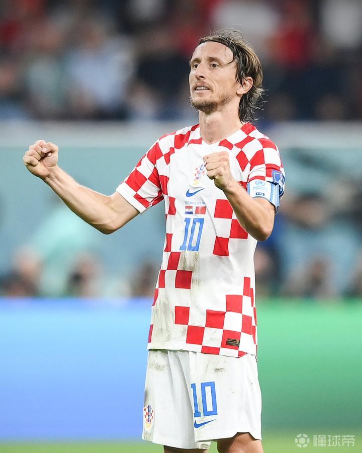 混团世界杯：国乒8-2法国，6连胜！王曼昱救4个局点，大胖惨遭逆转（混团世界杯国乒8-2法国豪取六连胜：王曼昱连救4个局点，樊振东遭逆转）